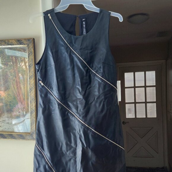 New Design Lab - Lord & Taylor Faux Leather 3-Zipper Size Med - Picture 2 of 6